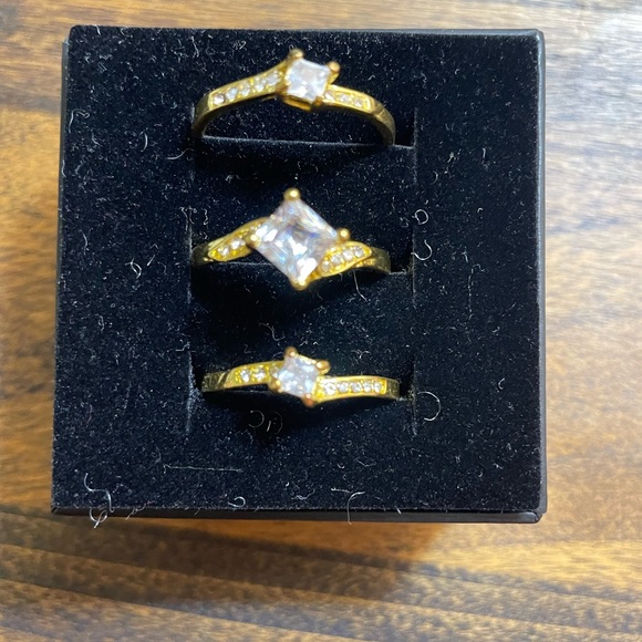 WOMENS RINGS - Picture 2 of 2